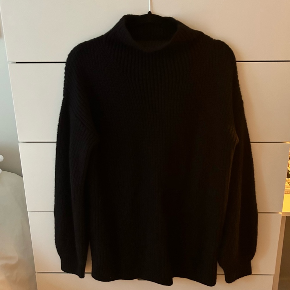 Black chunky mock neck sweater